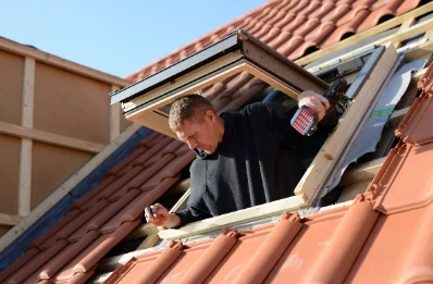 Pose de fenêtres de toit Velux à Conzieu